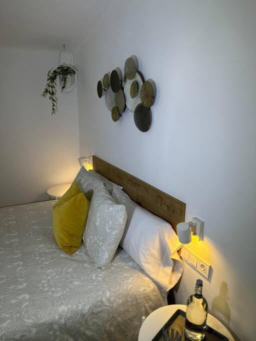 Habitacion Roca Foradada En Casa Cami De Les Aiguees Monistrol De Montserrat Ngoại thất bức ảnh