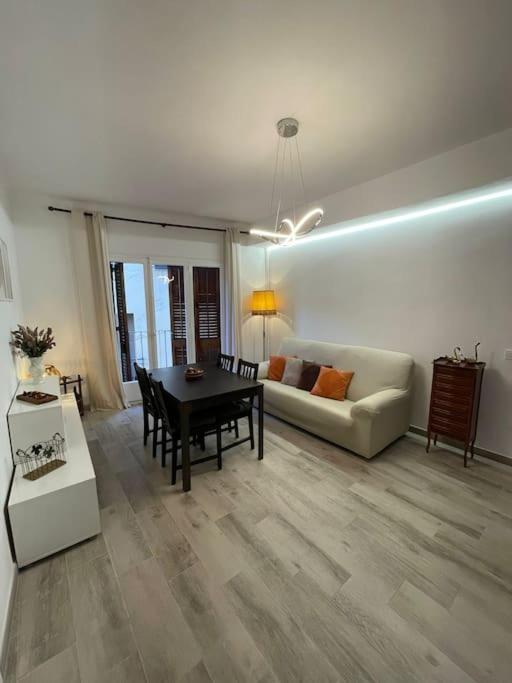 Habitacion Roca Foradada En Casa Cami De Les Aiguees Monistrol De Montserrat Ngoại thất bức ảnh